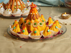 Kesar Mawa Cake (800 G)