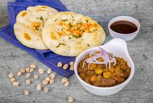 Chole Kulcha