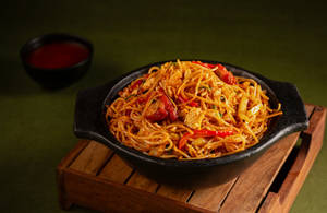 Schezwan Chicken Noodles