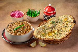 Pindi Chole With Amritsari Kulche