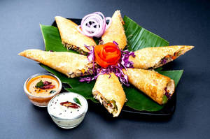 Paneer Spring Roll Dosa