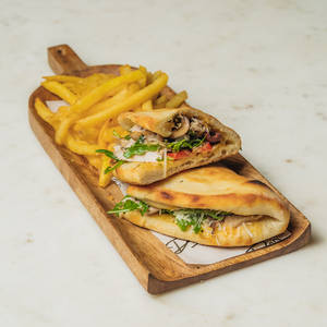 Goat cheese, Tomato, Rocket, Turnover Sandwich