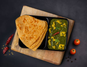 Saag Chicken - PARATHA Meal