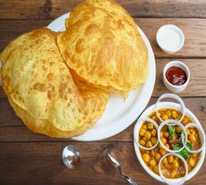 Chole Bhature [2 Pieces]