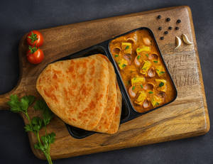 Mom's Special Paneer - PARATHA Meal