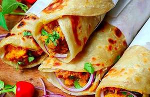 Paneer chilli roll