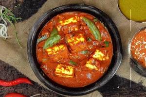 Kadhai Paneer Gravy Full