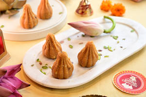Mewa Besan Modak