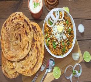 1 Paneer Bhurji [250 Ml] with 2 laccha Paratha and Veg Raita