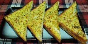 Garlic Bread (4 Slices)