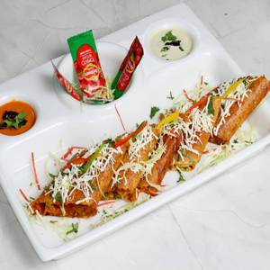 Schezwan Dosa With Chutney