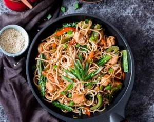 Veg Chowmien (Gravy)