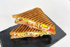 Smashed Eggs n Chicken Sandwich