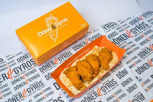 Zatar Chicken Wings & Hummus