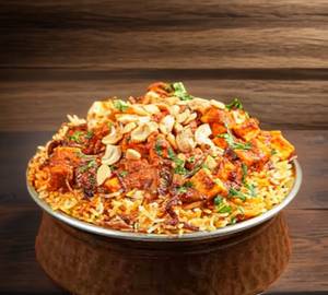 Kaju Paneer Biryani With Raitha