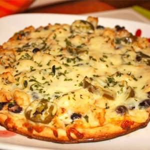 Black & White Spicy Pizza