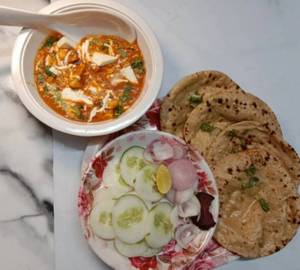 Shahi paneer 200GM with 4 butter roti combo