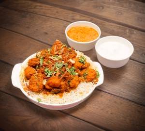 Boneless Chicken Biryani With Raitha