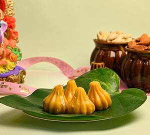 Kaju Kesar Modak 