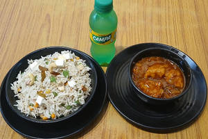 Veg Fried Rice With Chilly Chicken + Free Cold Drinks Combo