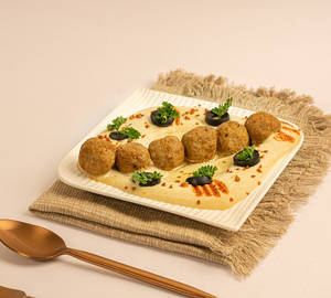 Garlic Meat Balls With Hummus