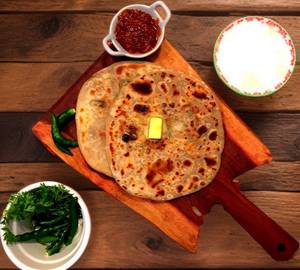 Paneer chilli paratha
