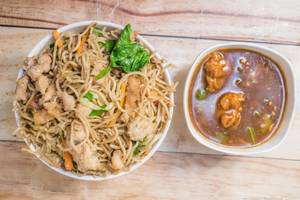 Chicken Chowmein+ Chilli Chicken [2 Pieces]