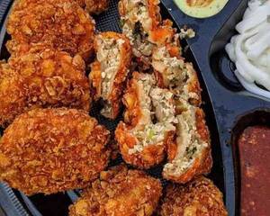 Kurkure Paneer Momos