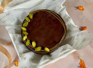 Kunafa Couverture Chocolate Bento Cake