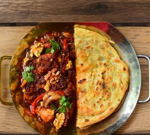 Chilli Chicken with 2 Paratha