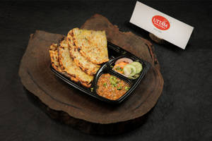 Amritsari Kulcha With Chana