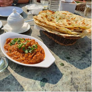 Kadhai Chicken With Butter Naan Combo