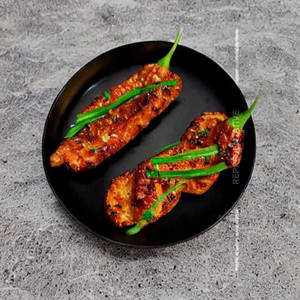 Pan Fried Noodles In Chilli Garlic Sauce