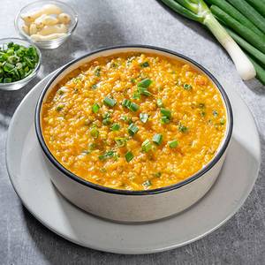 Hare Pyaaz Lehsoon Khichdi