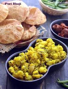Sukhey Aalu With Namak Ajwain Poori