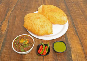 Chole Bhature (2 Pc)