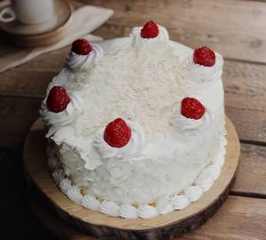 White Forest Cake ( 500 gms )