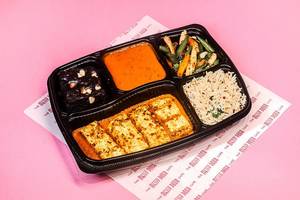 Grilled Paneer Gravy With Herbed Rice