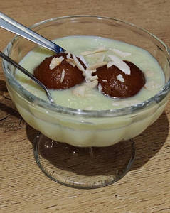 Gulab Jamun With Rabdi (2pcs)