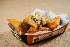 Mushroom Corn Cheesy Pockets [5 Pieces]