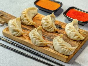 Chicken Momos (6 Pcs)