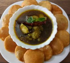 Kachori sabji