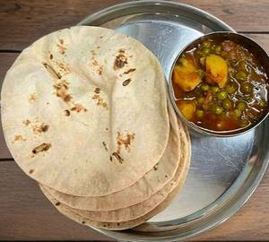 4 roti with seasonal sabji