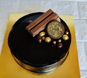 Kitkat Chocolate Cake