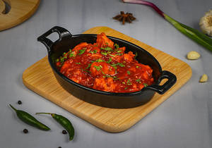 Boneless Chicken Manchurian (semi Gravy)