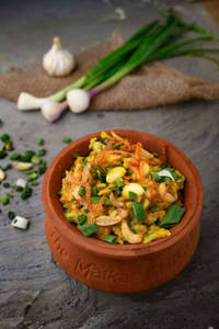 Hare Pyaaz Ki Lehsuni Khichdi