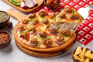 Chicken Butter Garlic Pizza ( 12 Inch)