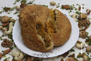 Pyaaz kachori [1 piece]