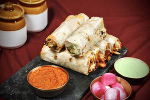 Afghani Chaap Roll With Tawa Gravy
