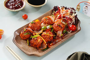 Veg Momos Chilli Dry (6 Pcs)